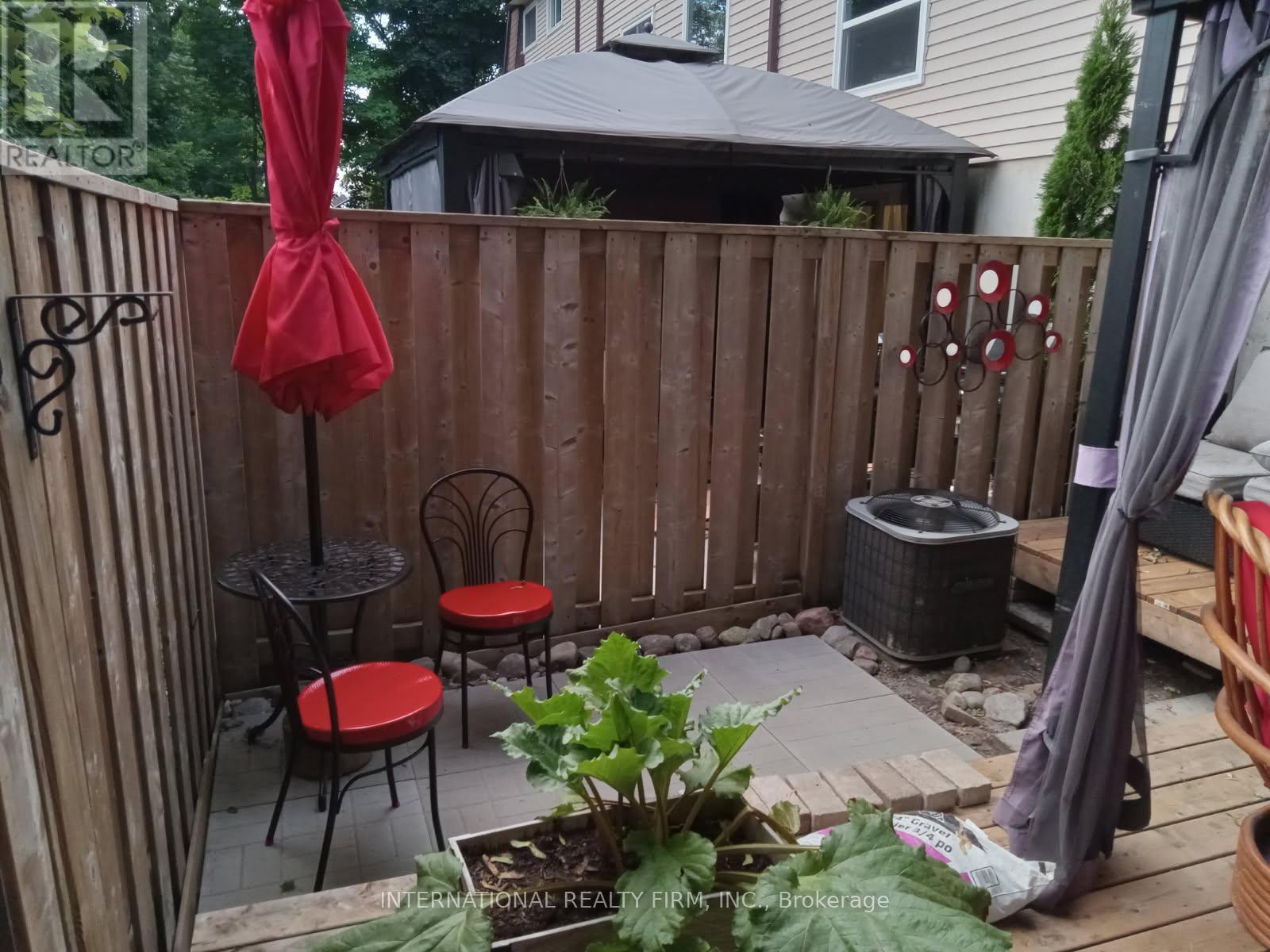 #15 222 PEARSON STREET - 18