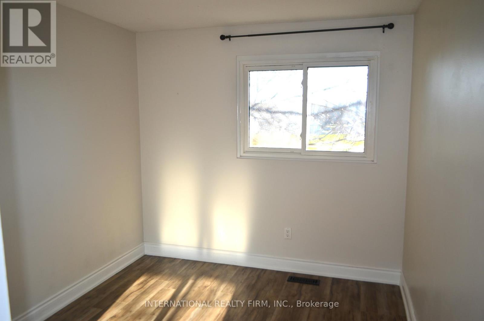 #15 222 PEARSON STREET - 17