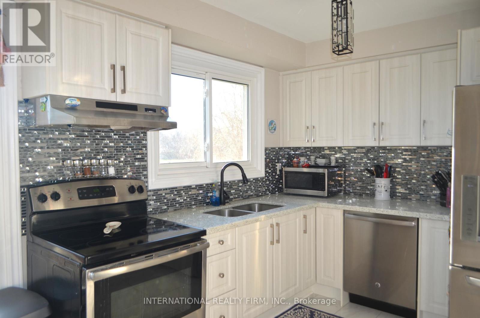 #15 222 PEARSON STREET - 8