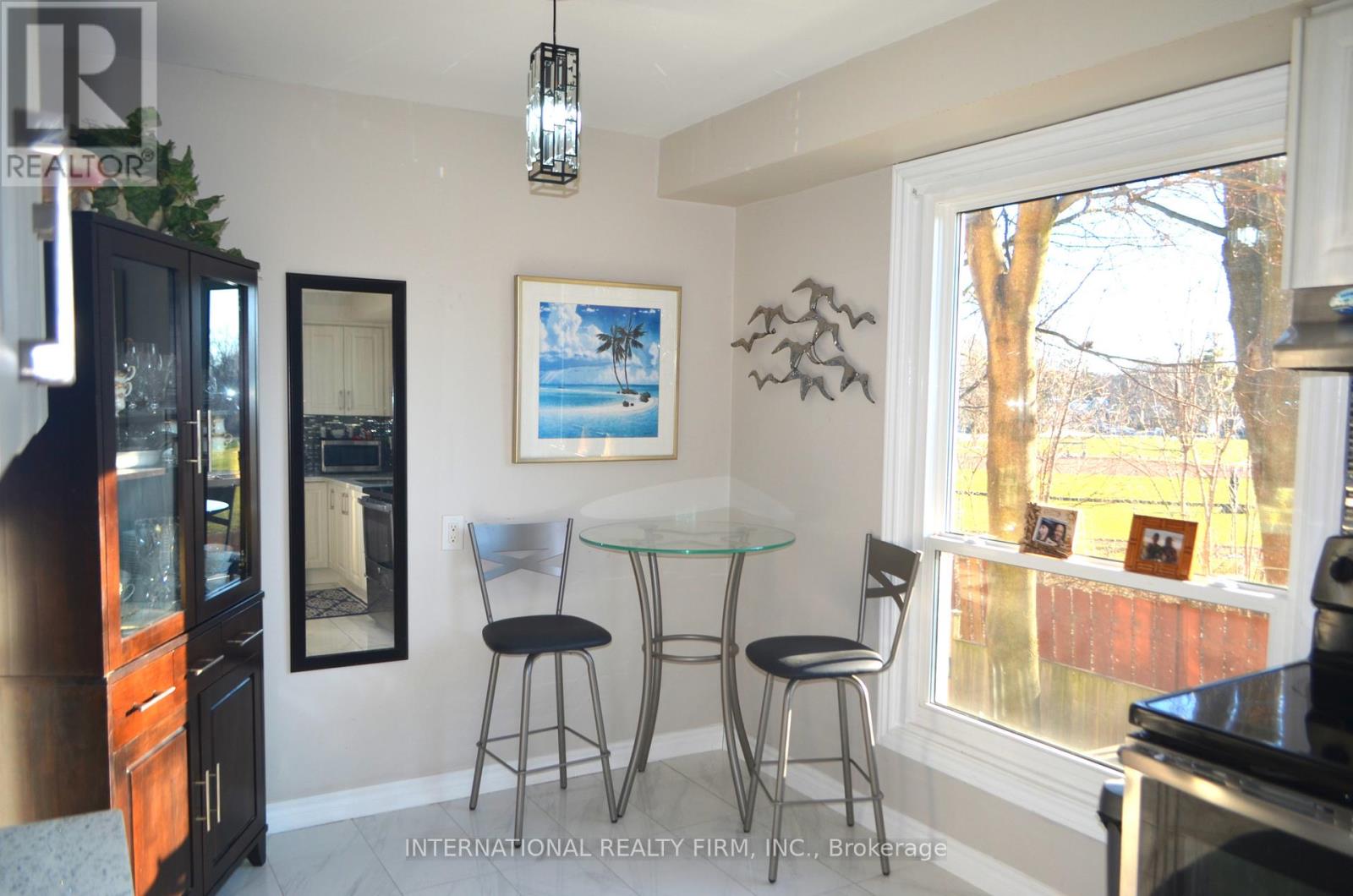 #15 222 PEARSON STREET - 6