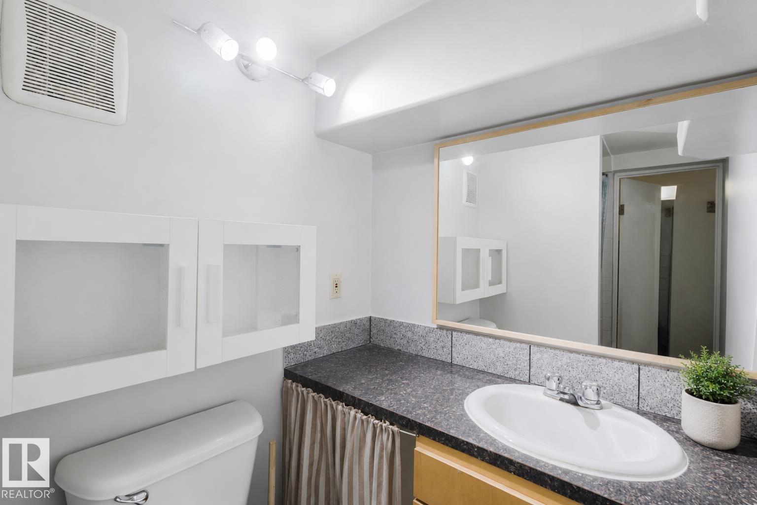 10831 80 AV NW, Edmonton