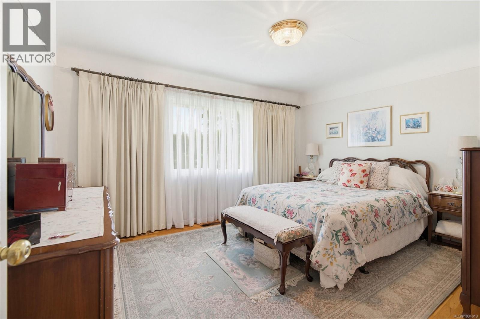  2807 Dunlevy Street, Oak Bay