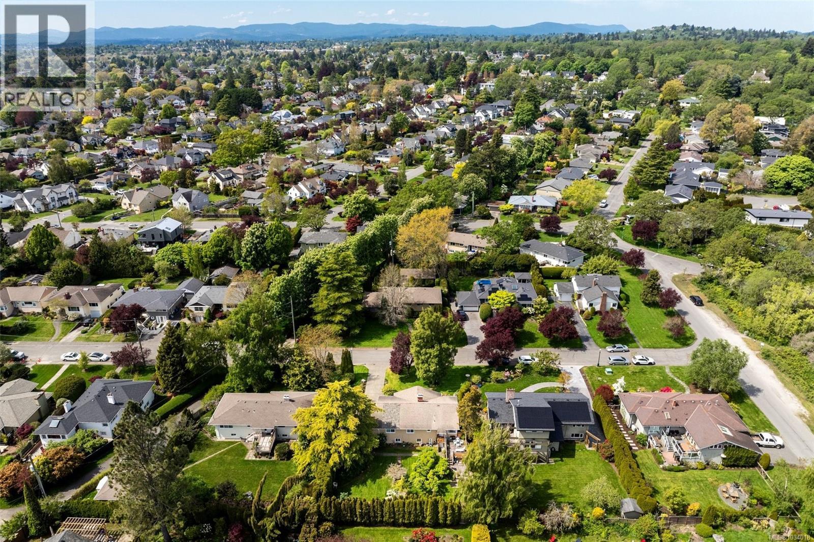  2807 Dunlevy Street, Oak Bay
