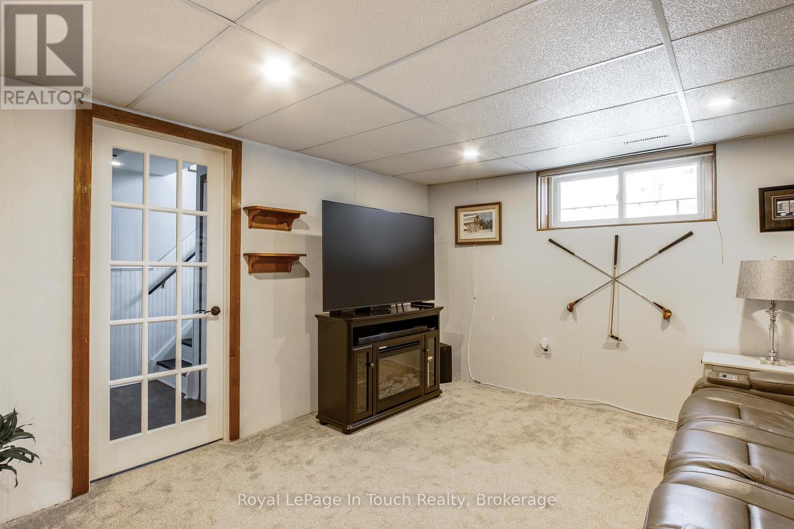 #4 233 INNISFIL STREET - 24