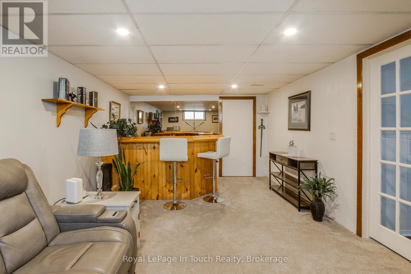 #4 233 INNISFIL STREET - 23
