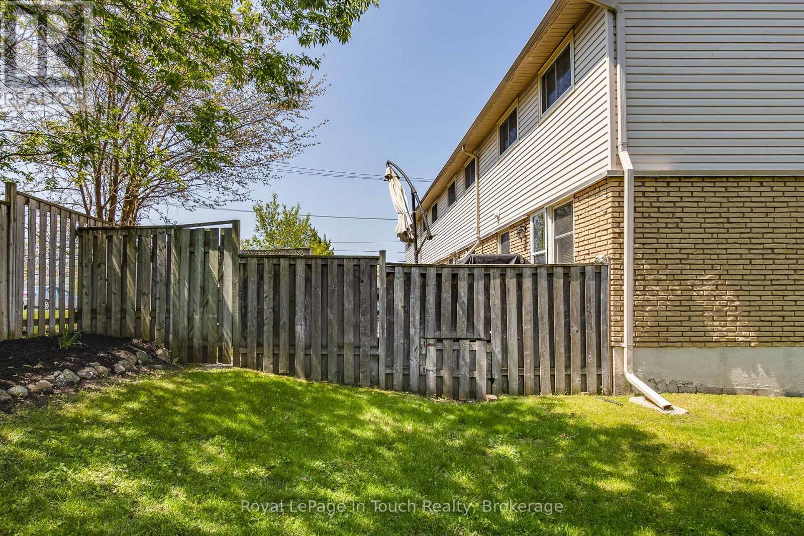 #4 233 INNISFIL STREET - 30