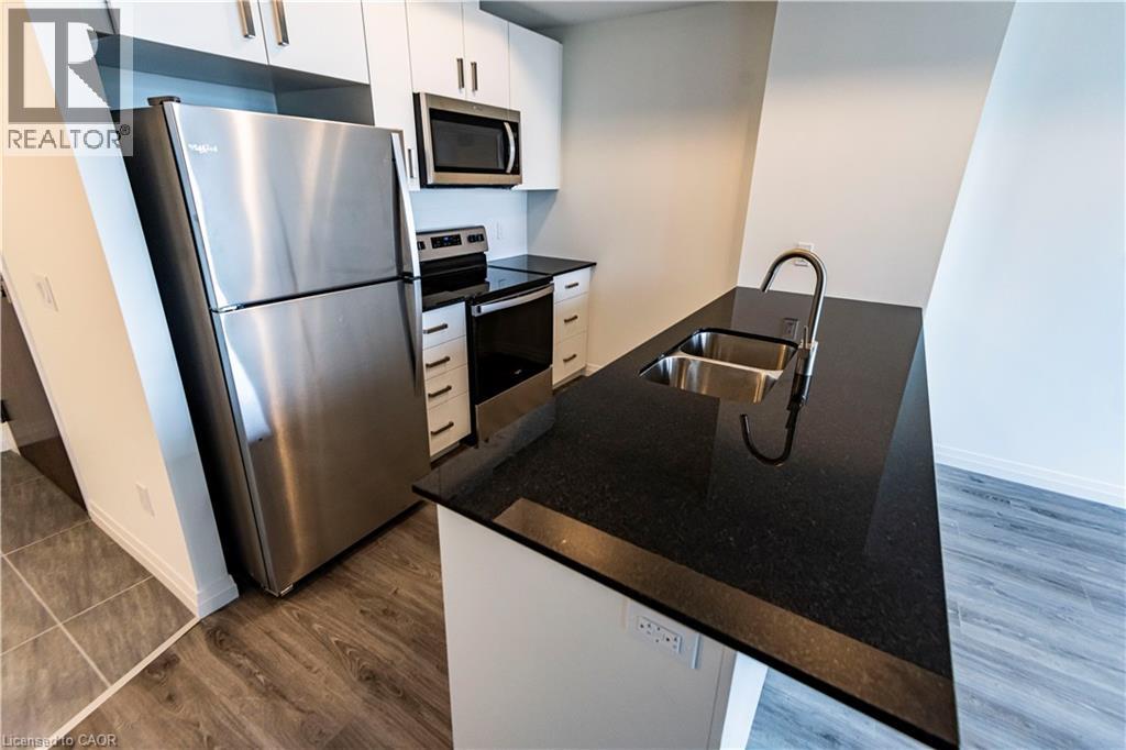 108 GARMENT Street Unit# 2206, Kitchener, Ontario, N2G0E2 — Photo 4