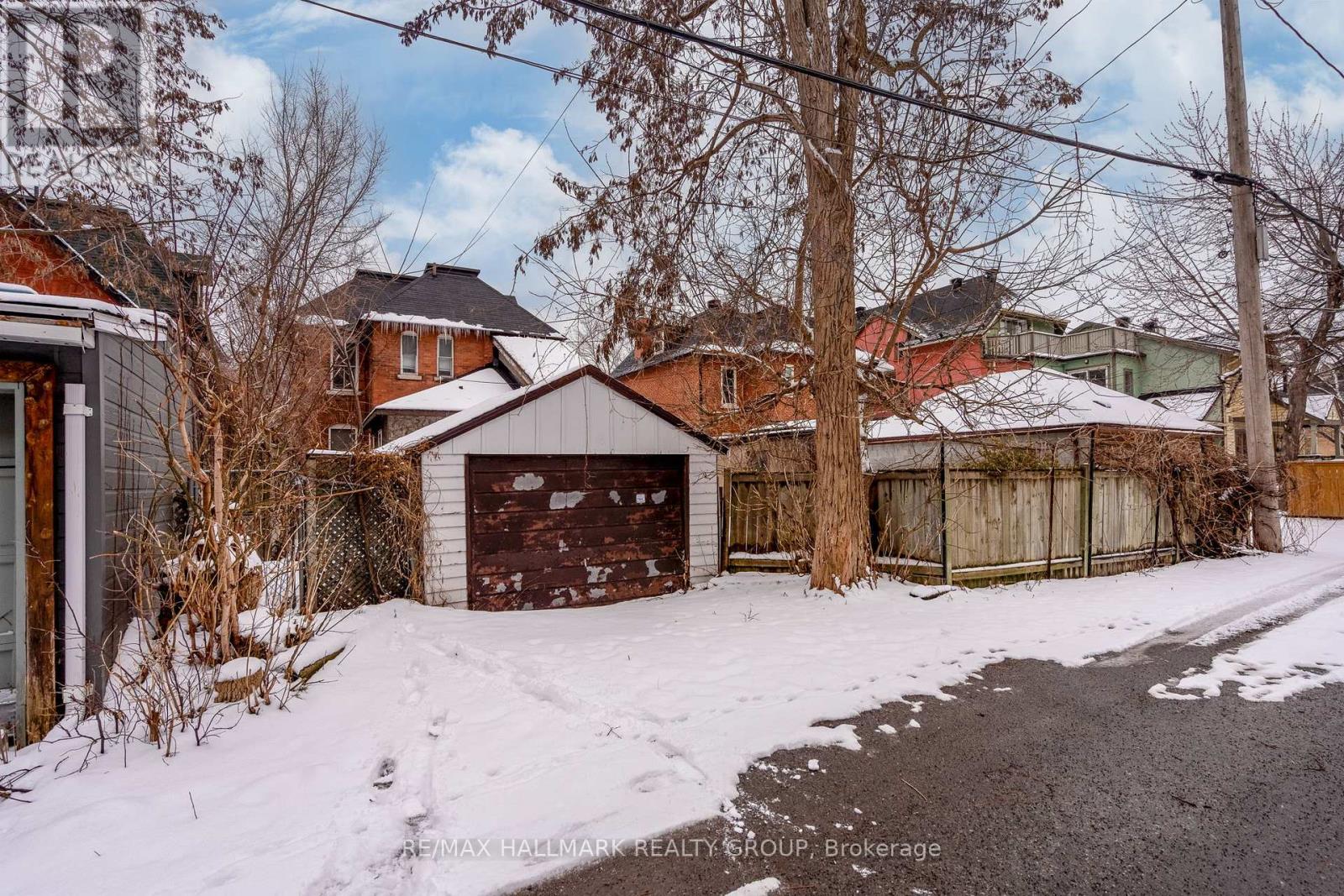 45 RUSSELL AVENUE - 10