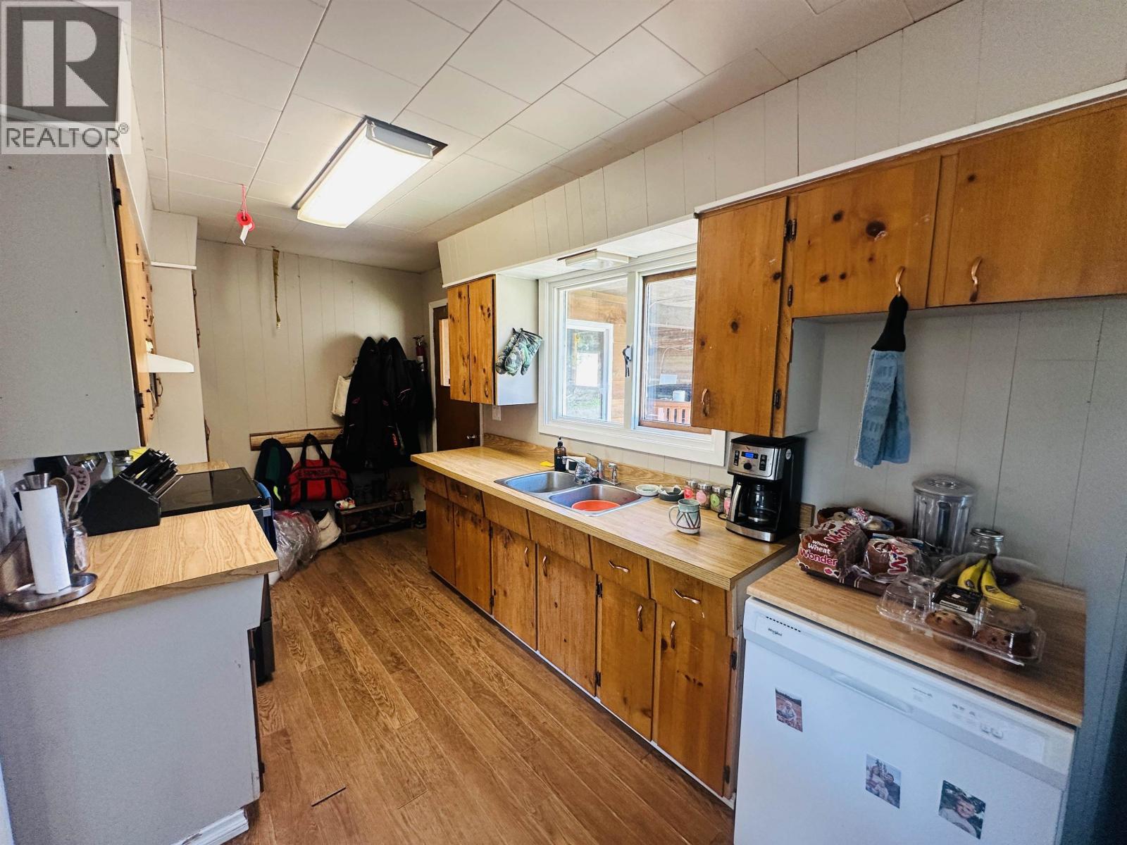 2500 BENNETT ROAD - 17