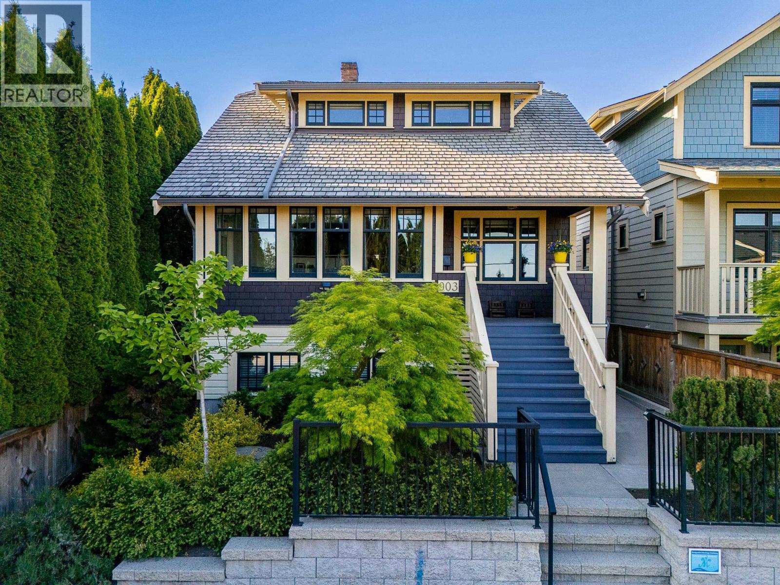 903 WALLS AVENUE