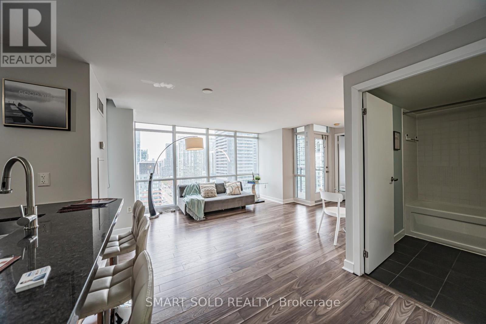 #2606 11 BRUNEL COURT - 23
