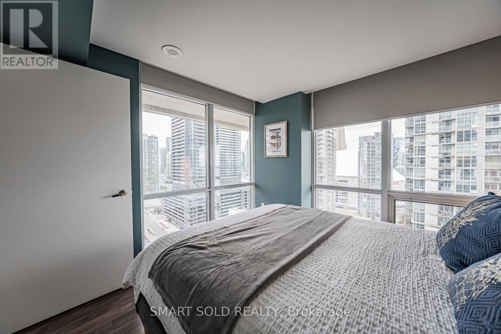 #2606 11 BRUNEL COURT - 40