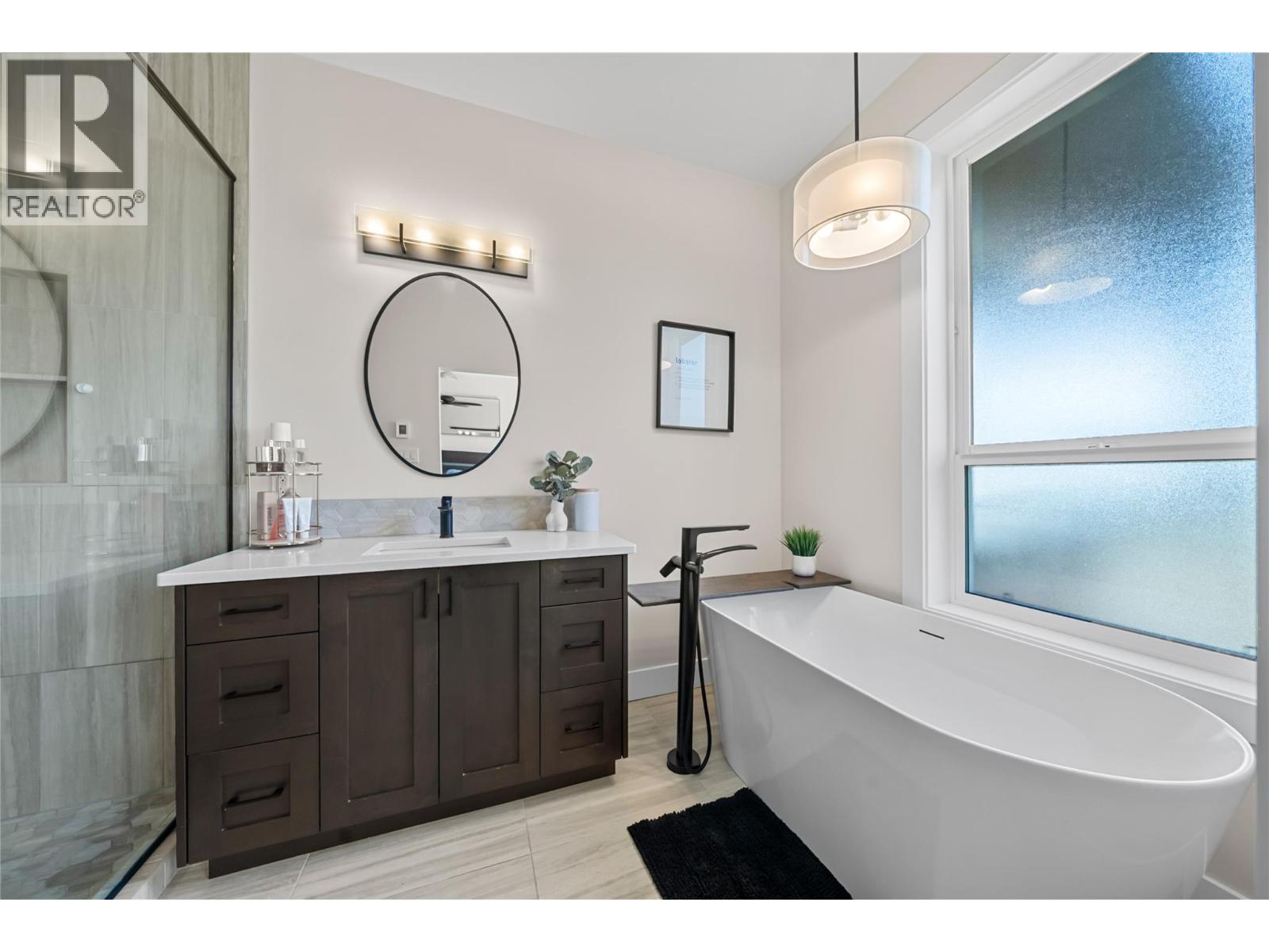  3456 18 Avenue Northeast, Salmon Arm