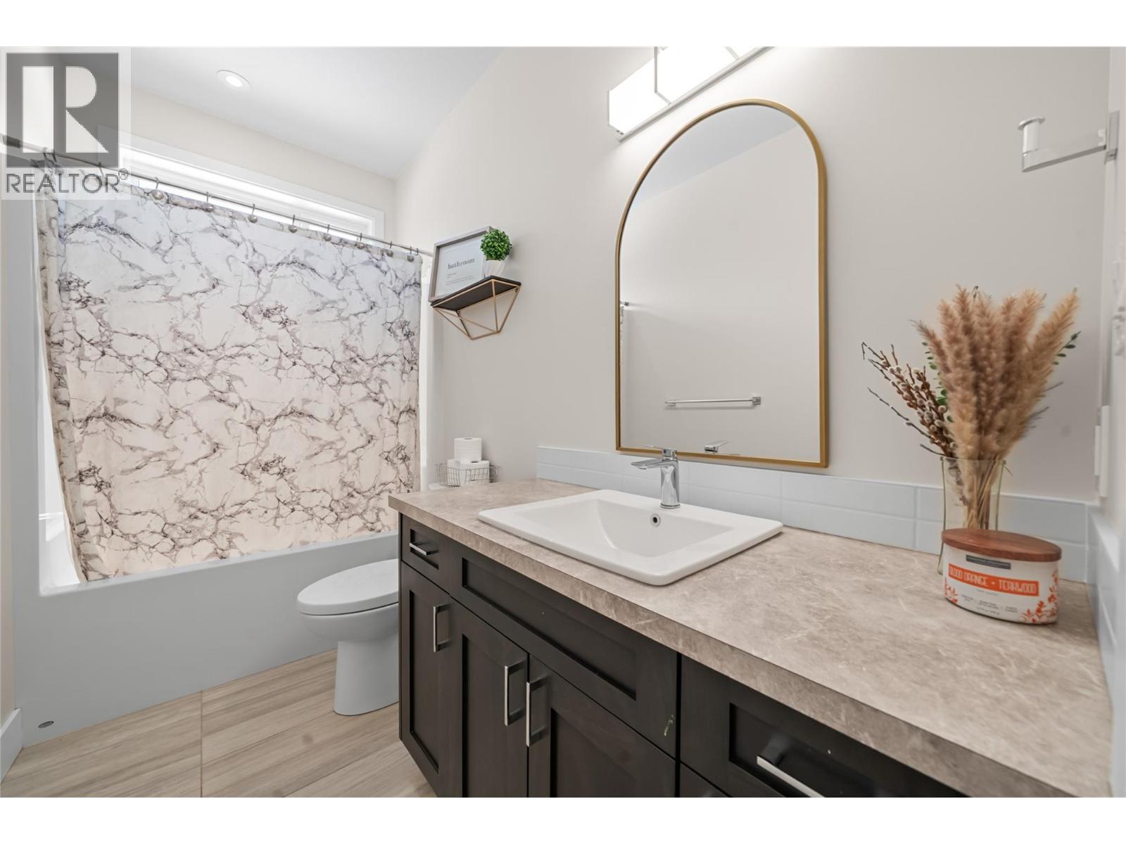  3456 18 Avenue Northeast, Salmon Arm