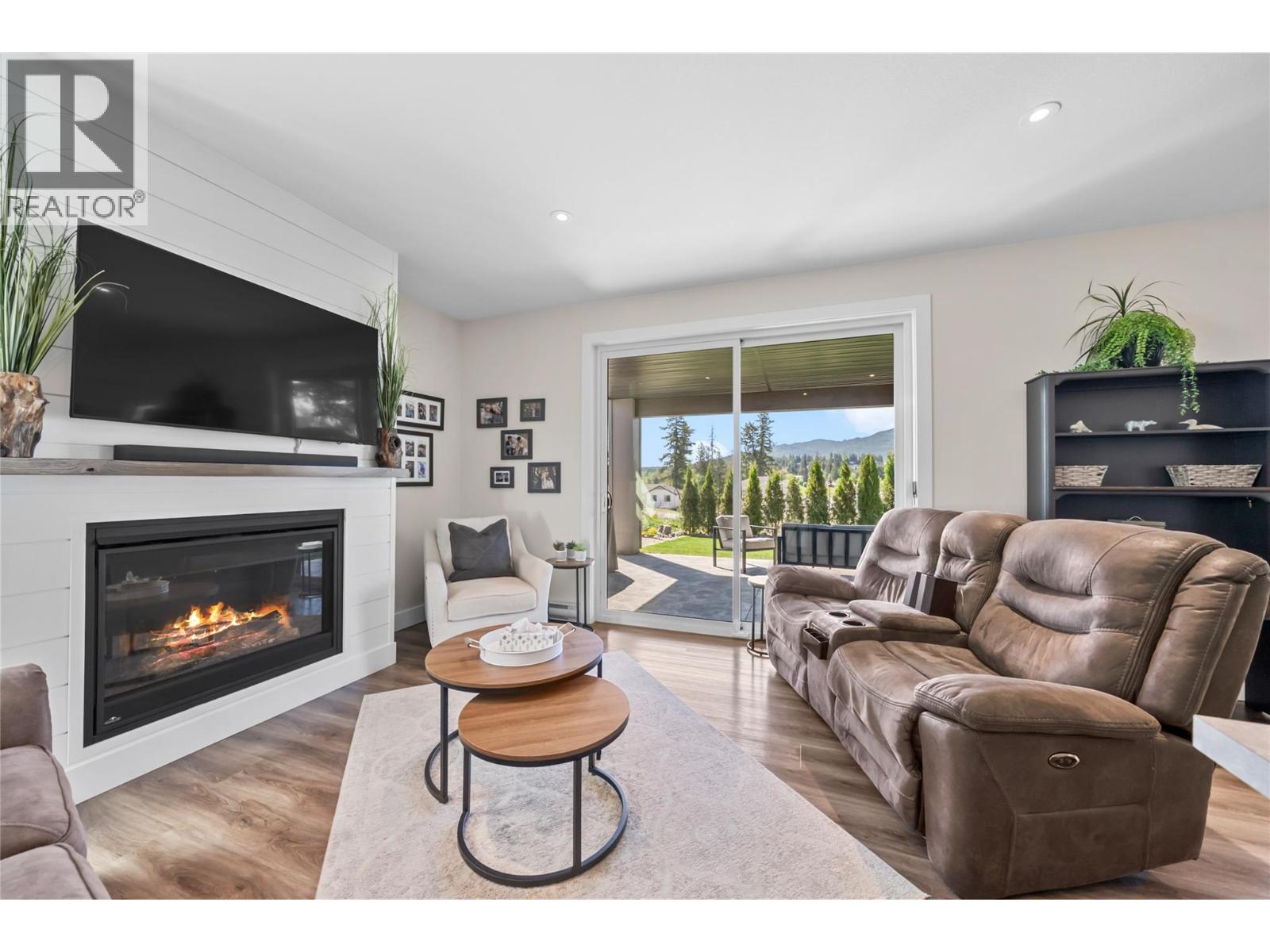 3456 18 Avenue NE - 48