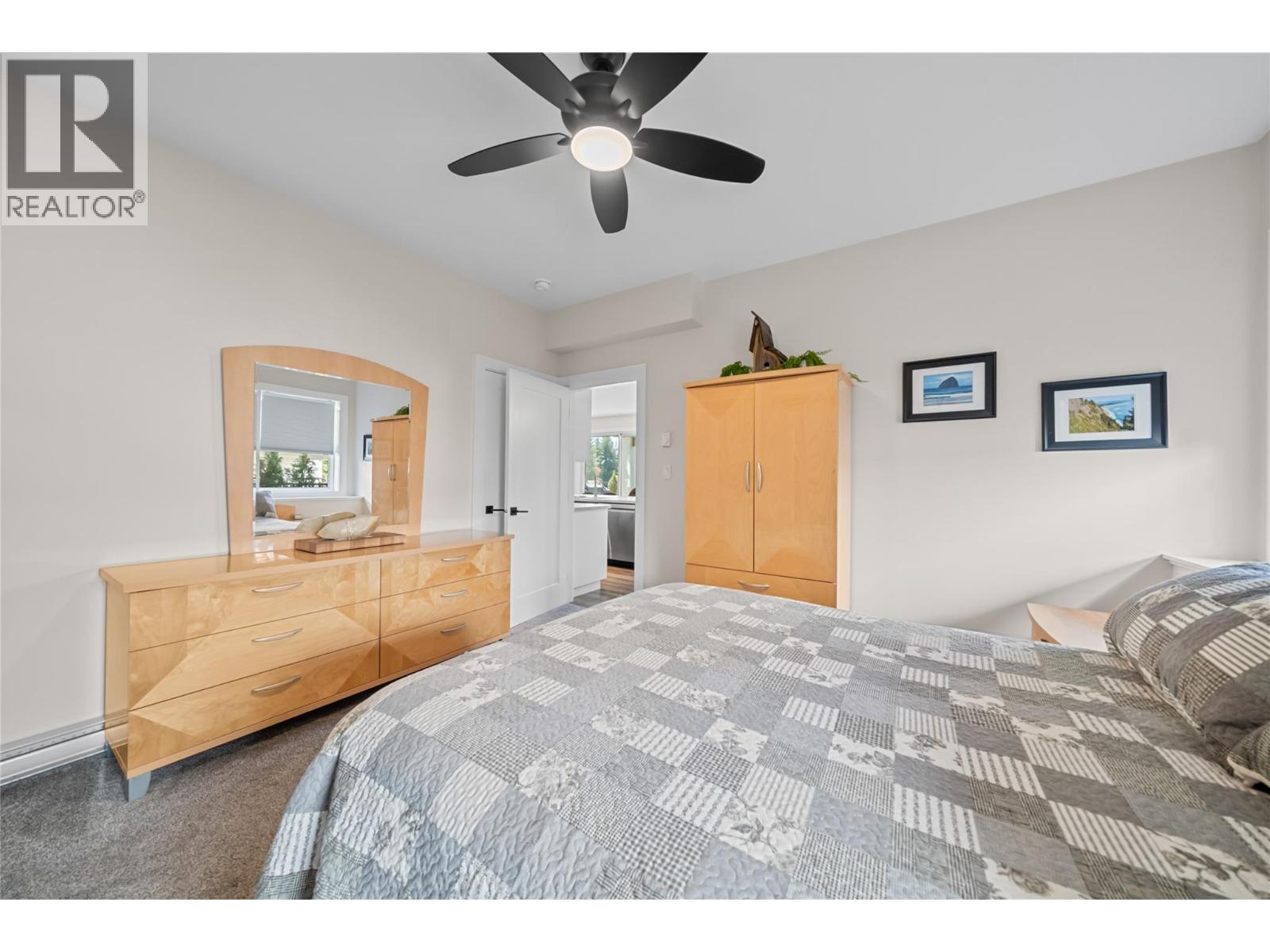 3456 18 Avenue NE - 52