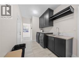Bedroom - 3456 18 Avenue Ne, Salmon Arm, BC V1E1M9 Photo 6