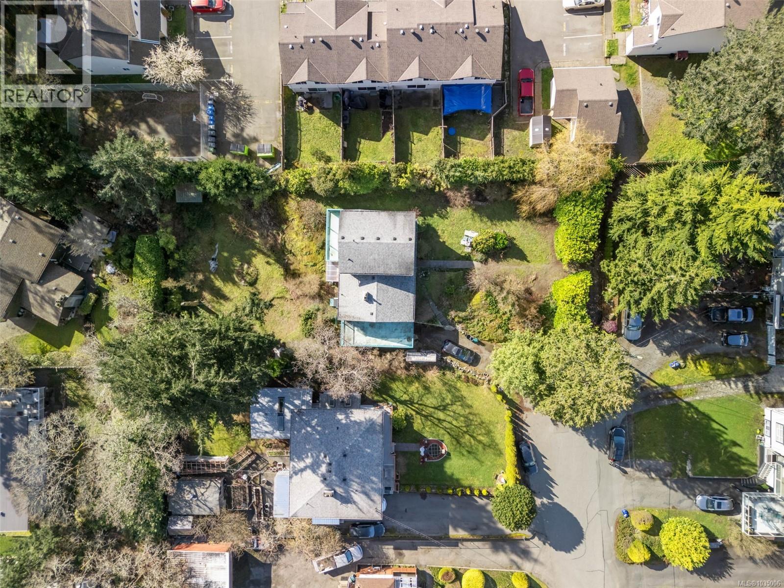  227 Suzanne Place, View Royal