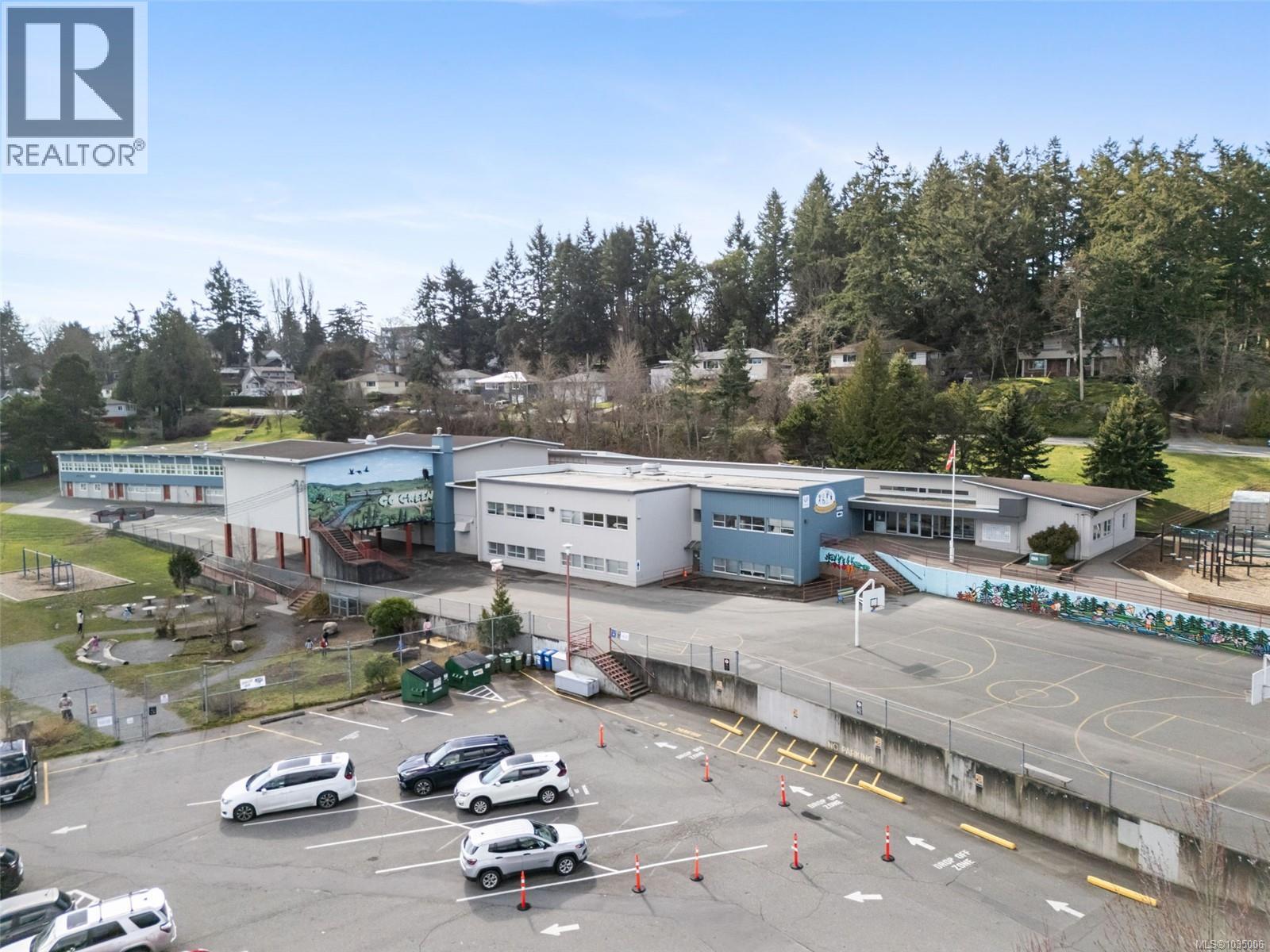 227 Suzanne Place, View Royal