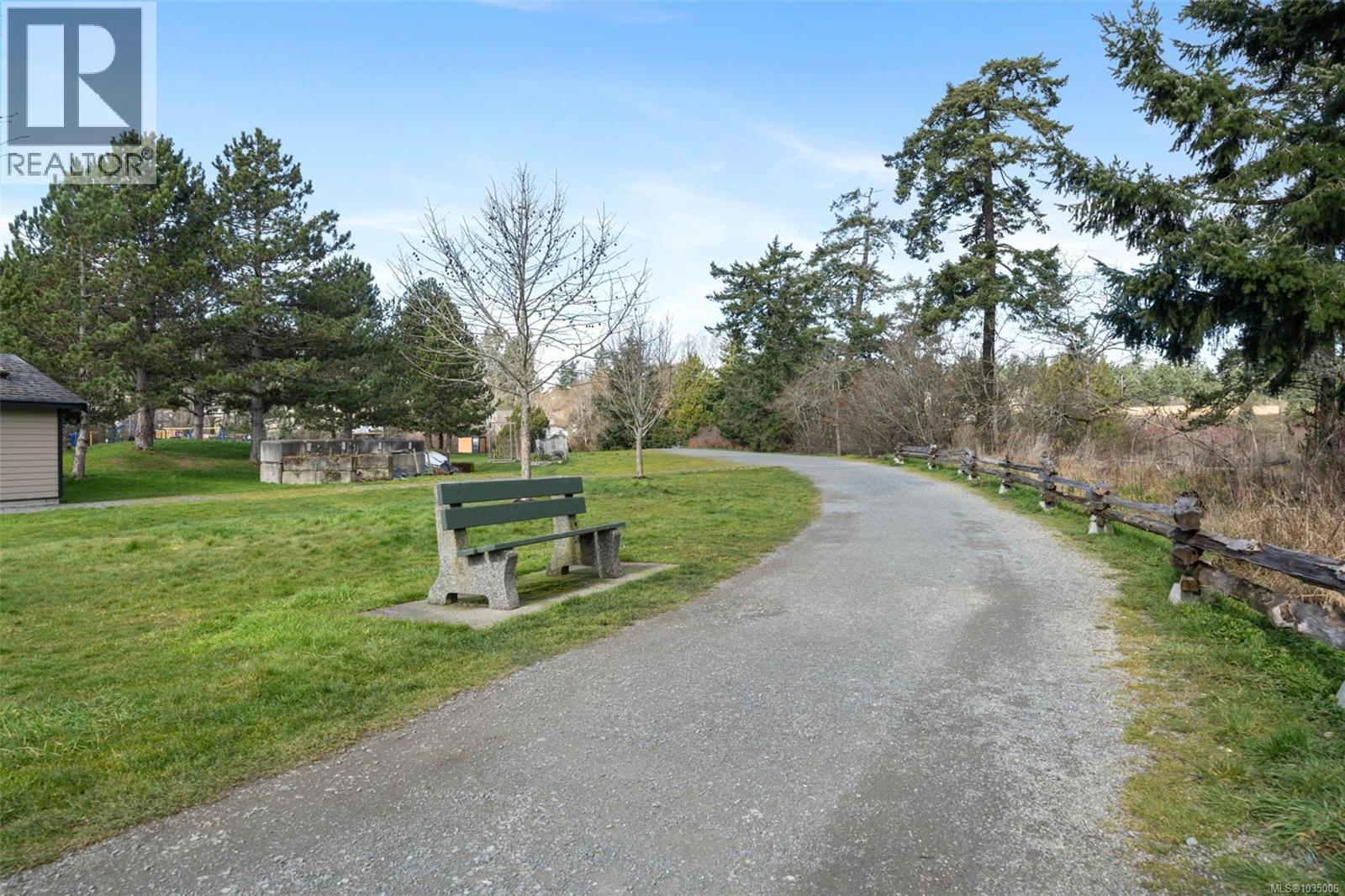  227 Suzanne Place, View Royal