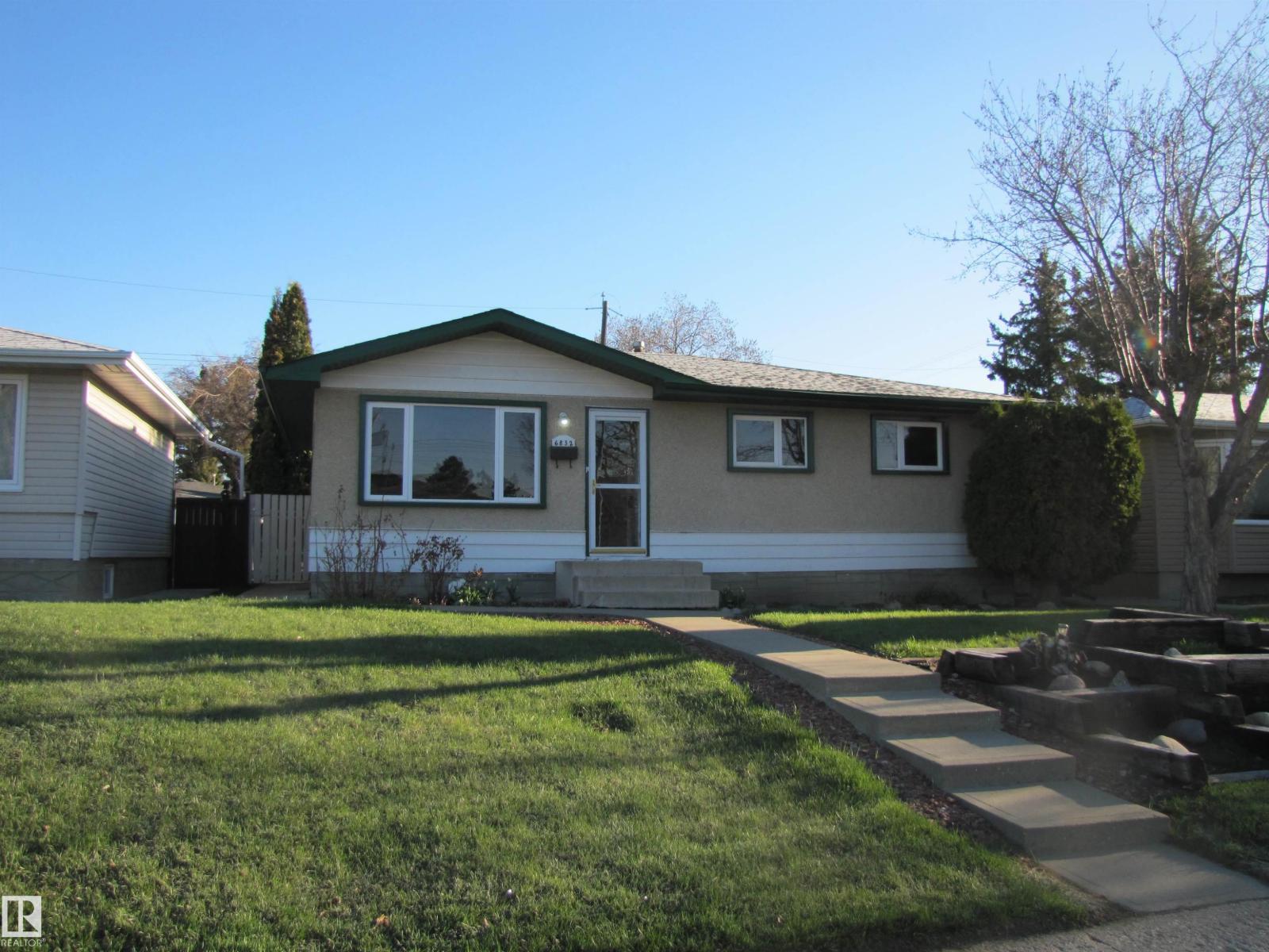 6832 83 AV NW, Edmonton