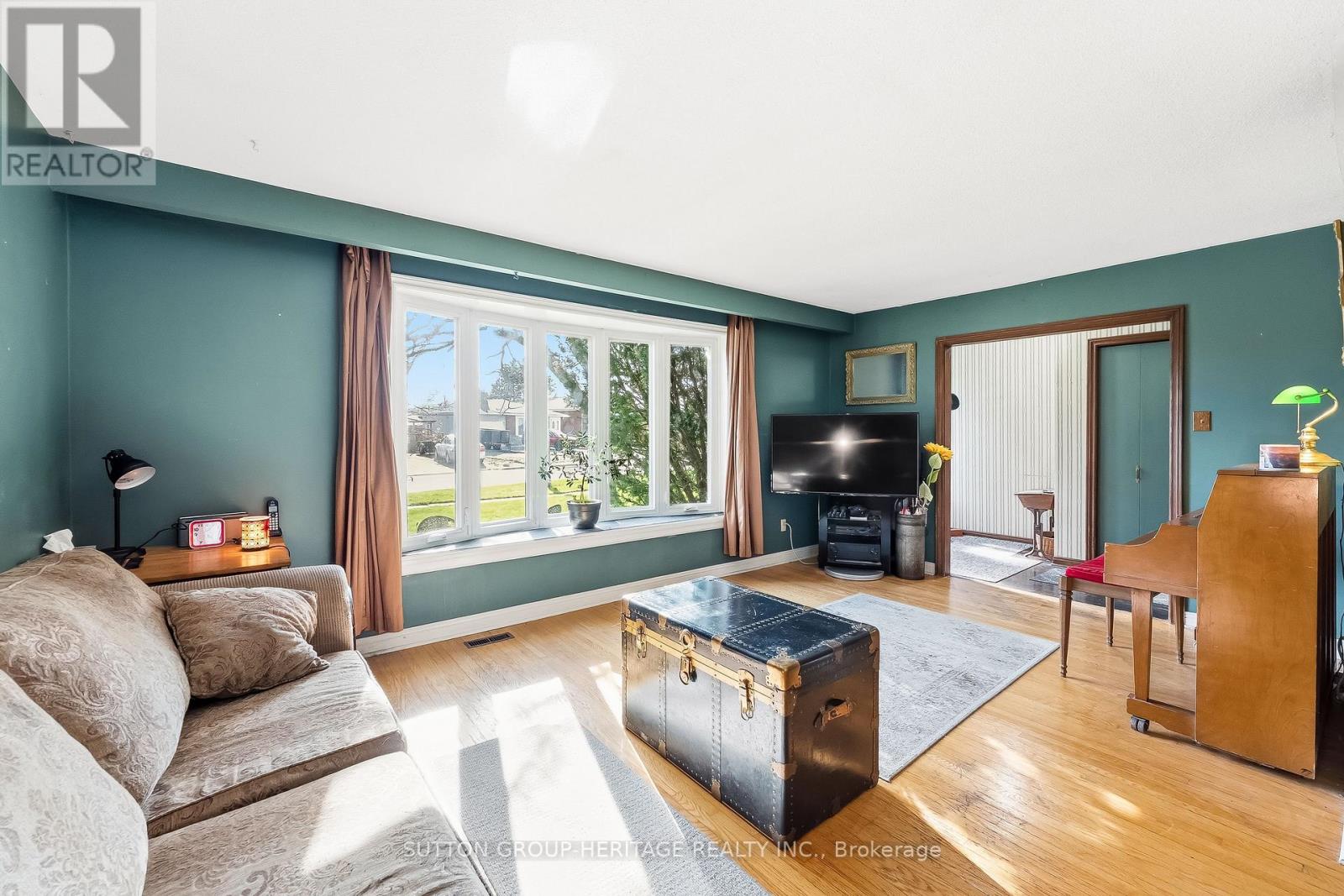 35 ALBERY CRESCENT - 4