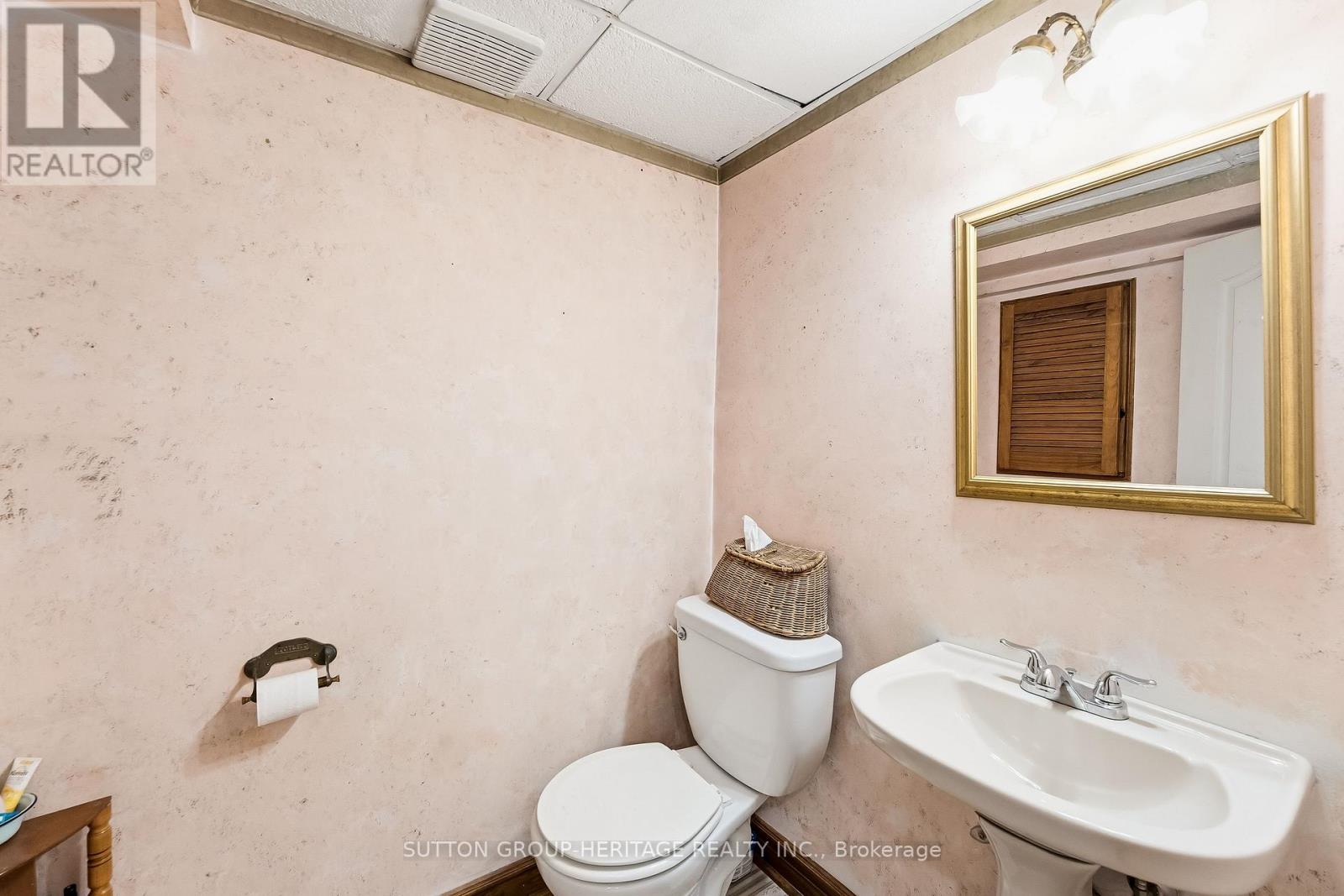 35 ALBERY CRESCENT - 25