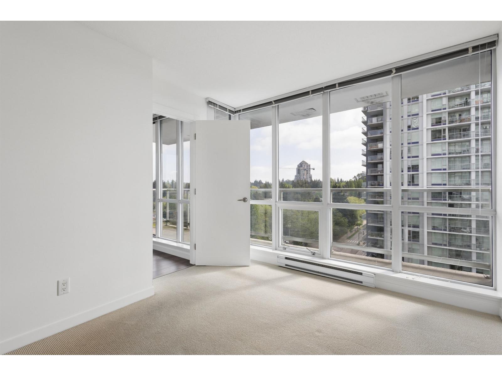 House in Surrey - Image 4