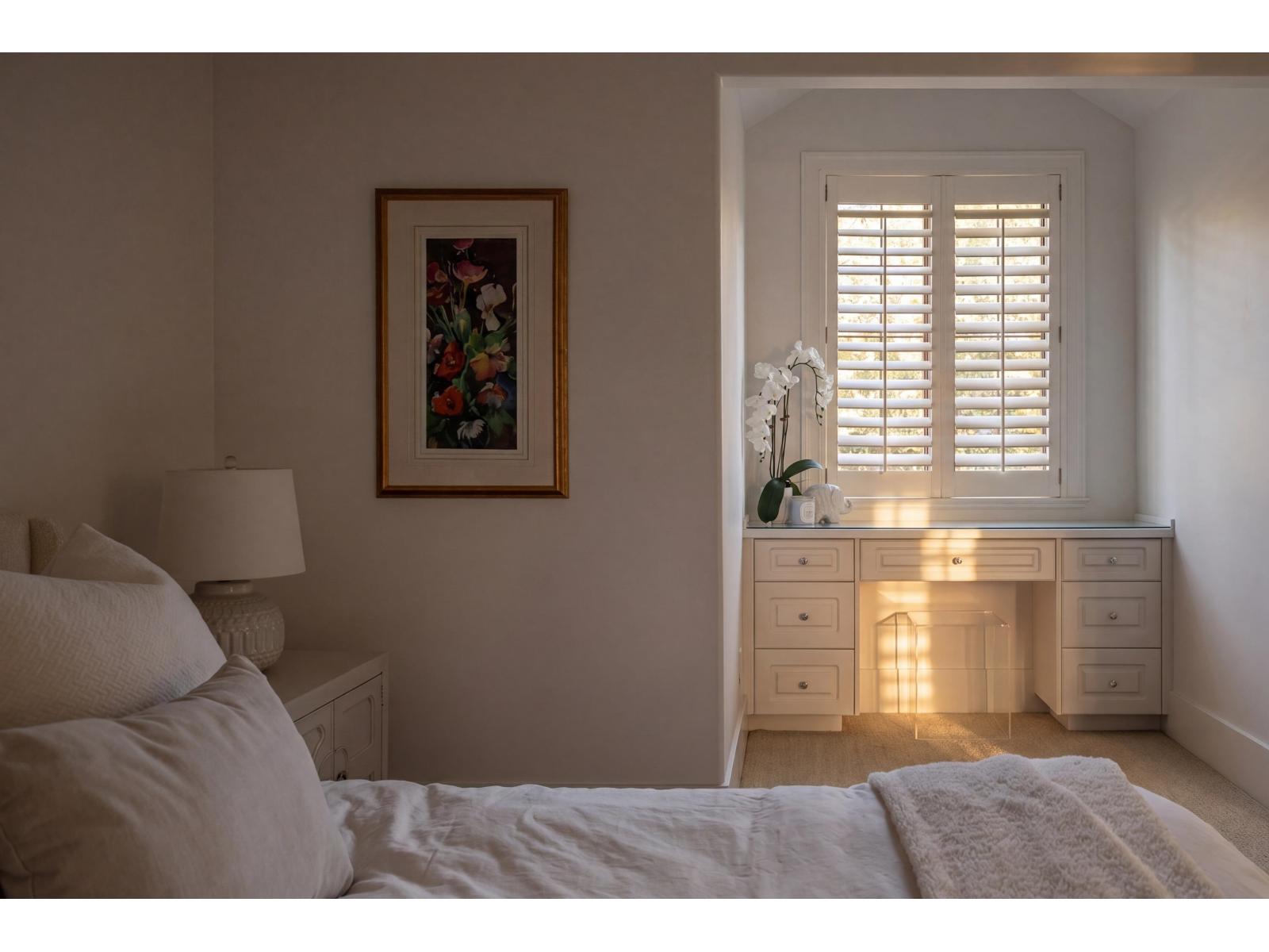 House in Surrey - Image 24