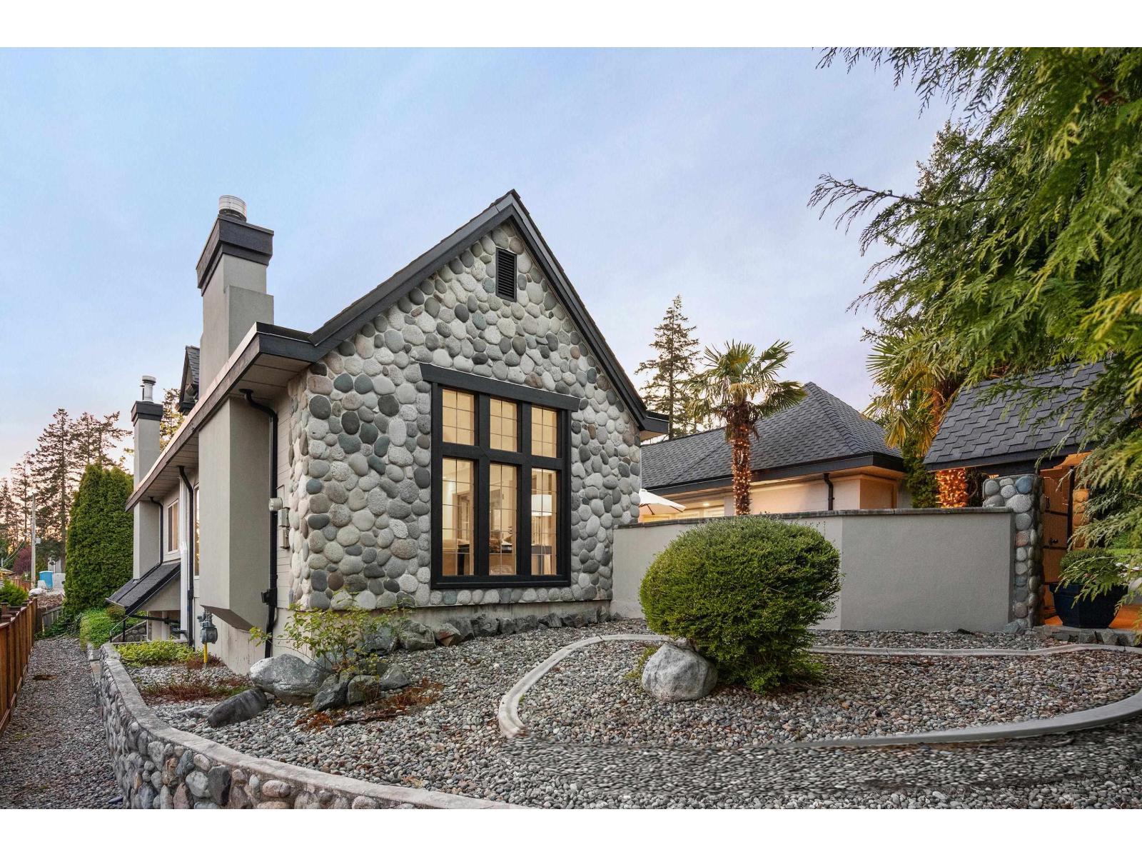 House in Surrey - Image 36