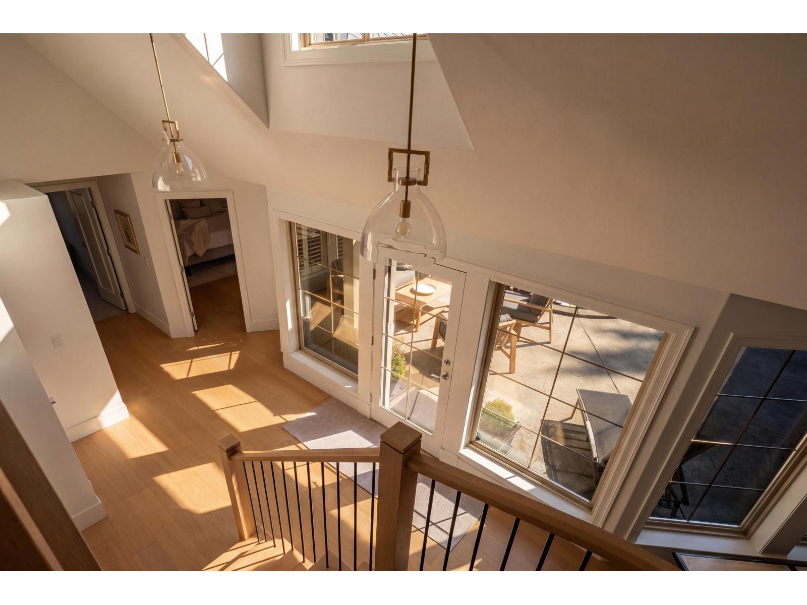House in Surrey - Image 20