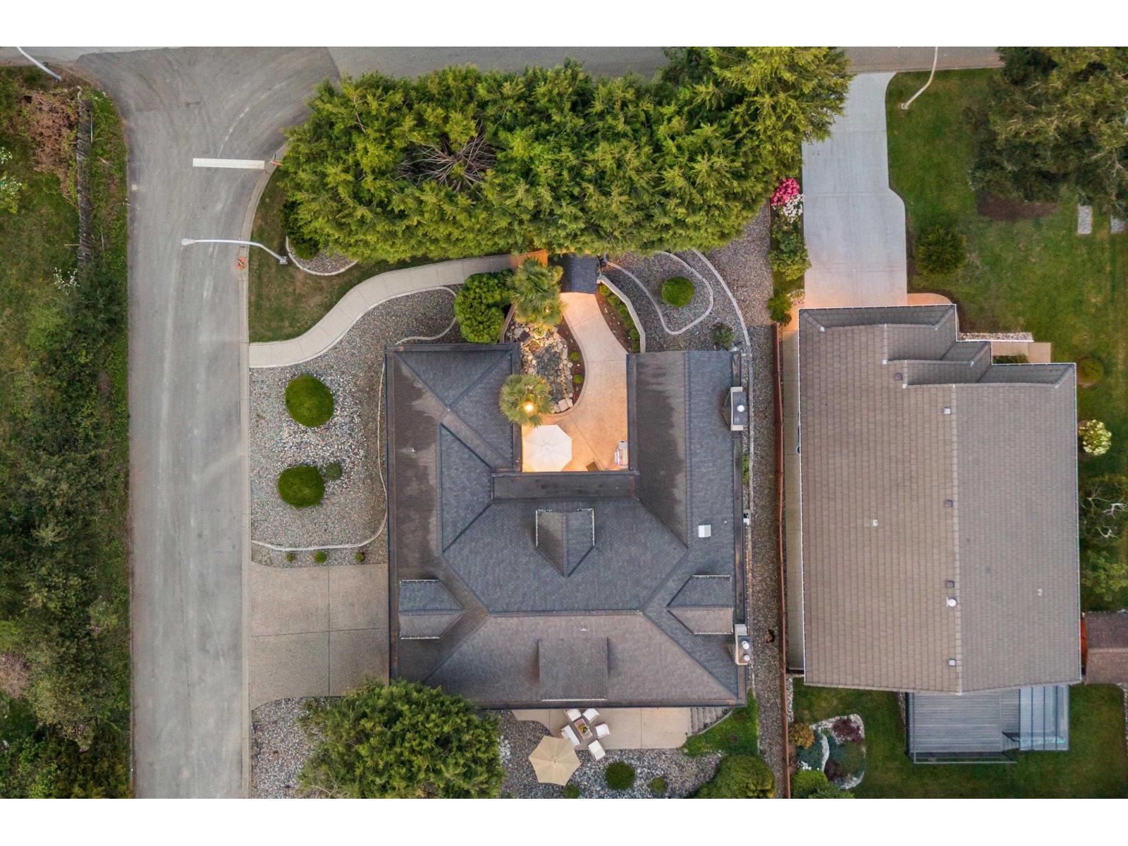 House in Surrey - Image 37