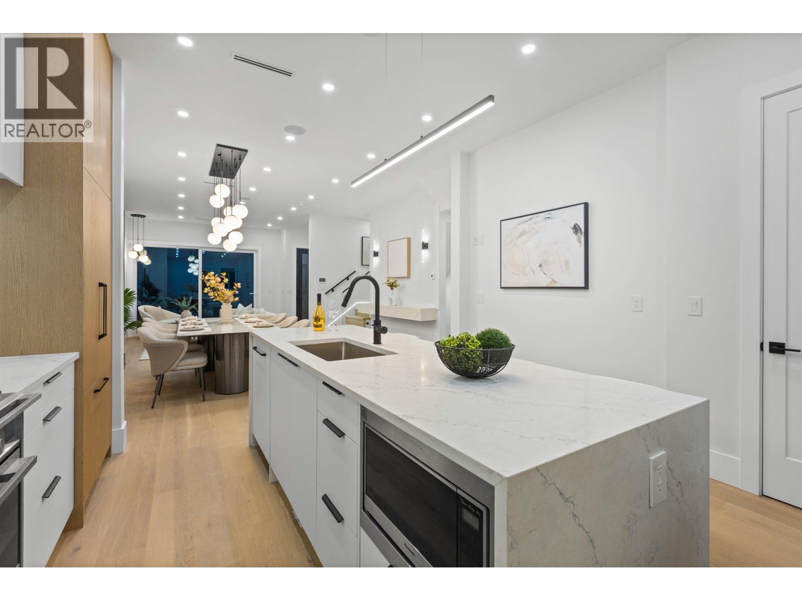 1 10 N HYTHE AVENUE, Burnaby