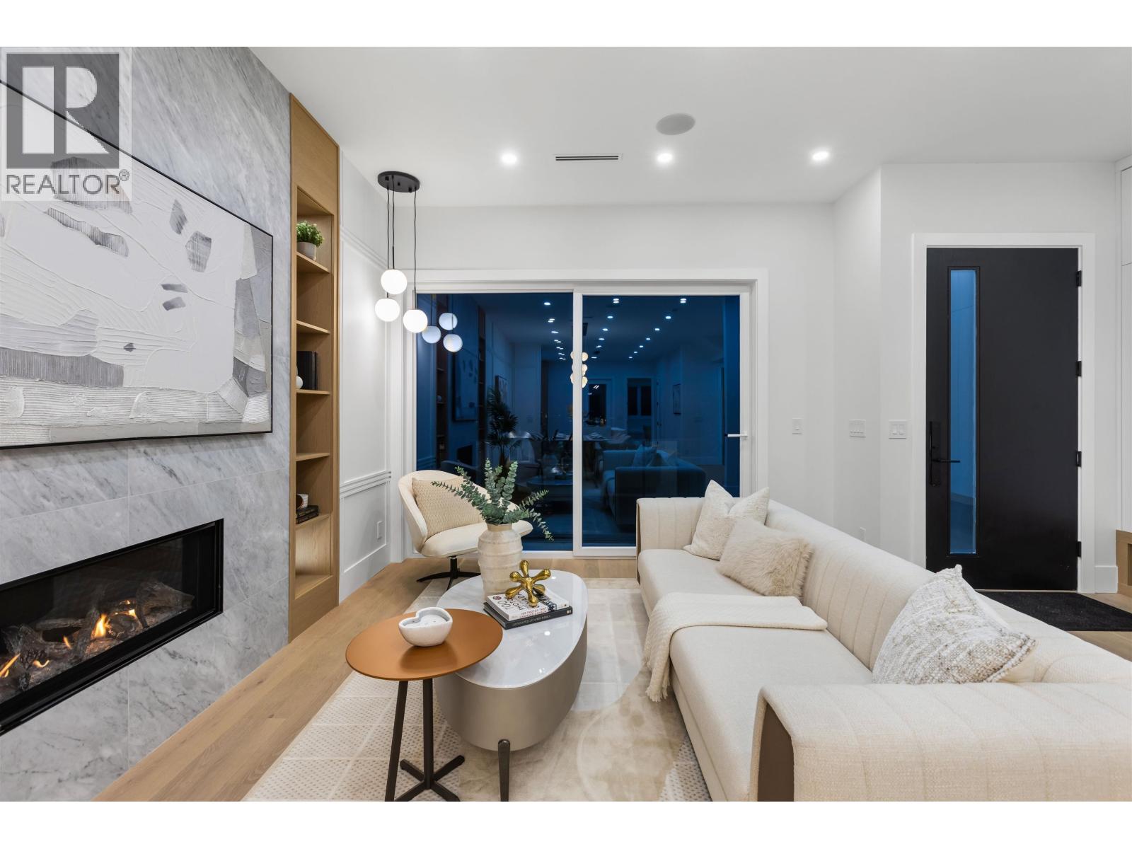 1 10 N HYTHE AVENUE, Burnaby