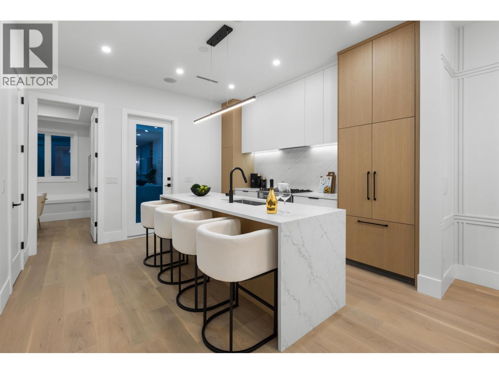 1 10 N HYTHE AVENUE, Burnaby