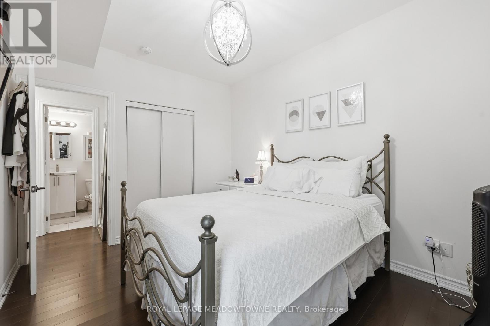 #203 215 BROADWAY STREET - 16