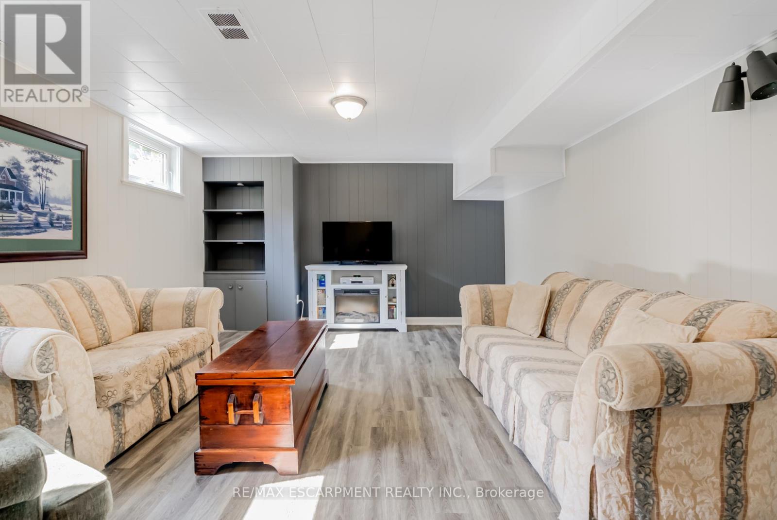 5 ALBERT STREET E - 23