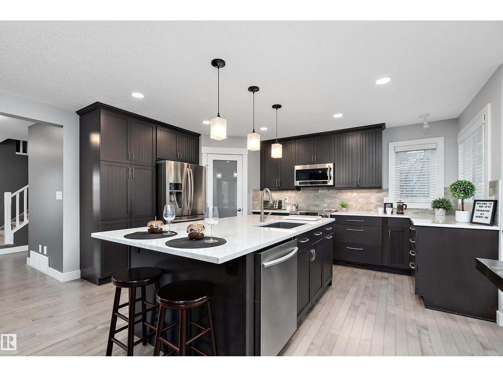 1223 117 ST NW, Edmonton