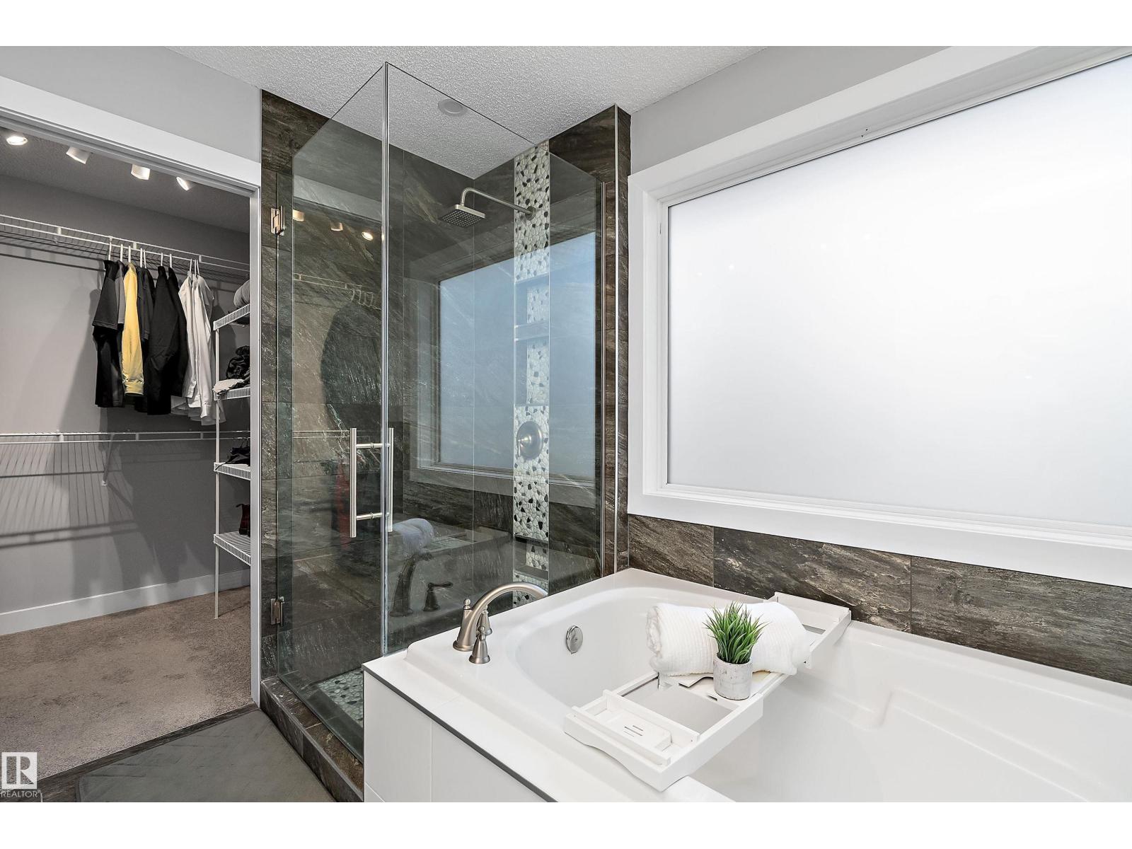 1223 117 ST NW, Edmonton