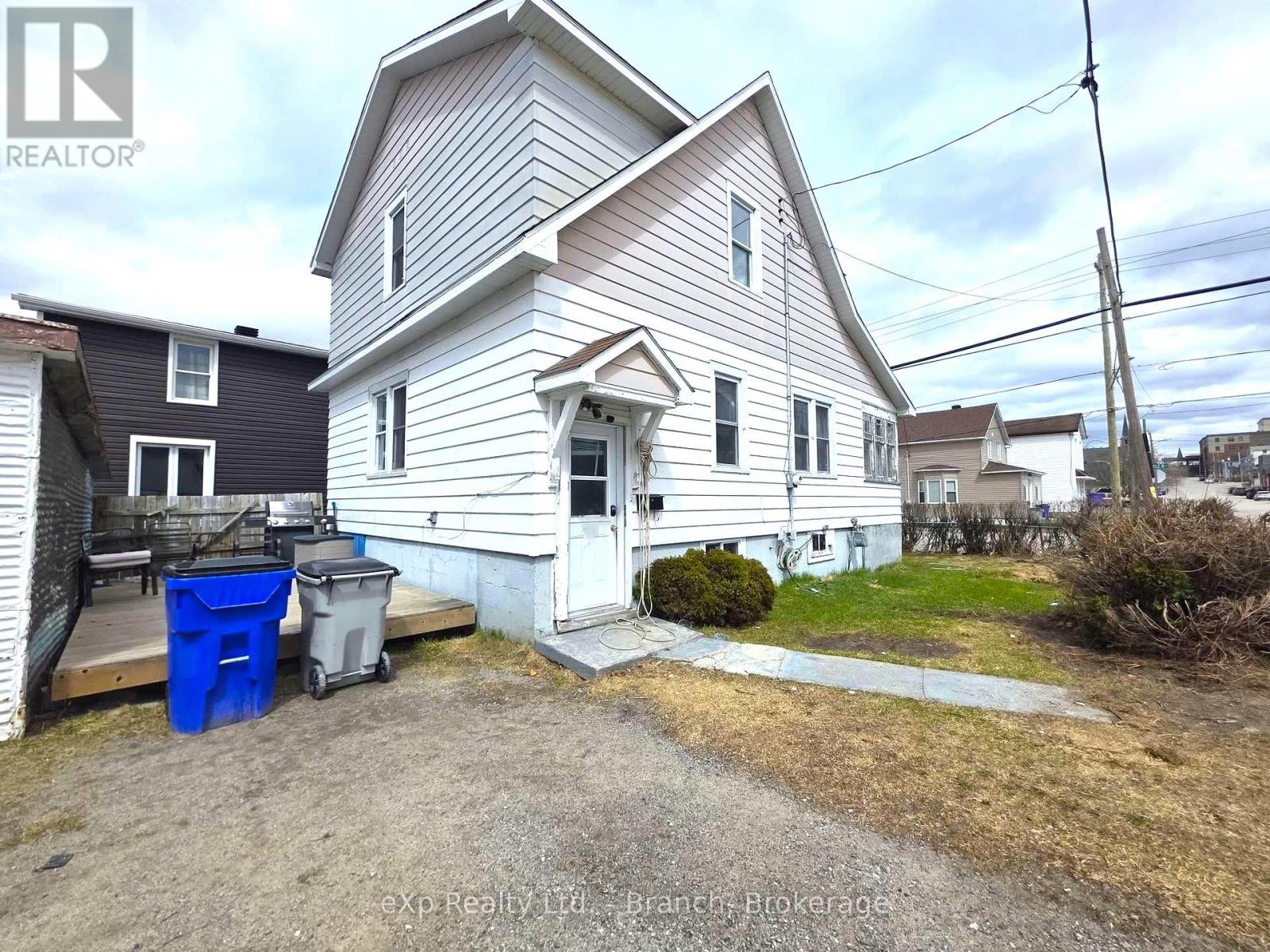 63 MAPLE STREET N - 3