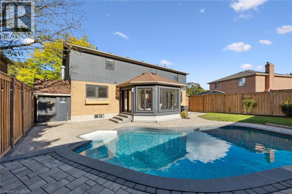 601 SANDRINGHAM Drive - 37