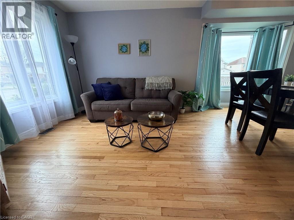 264 LANGLAW Drive, Cambridge, Ontario, N1P1B7 — Photo 3