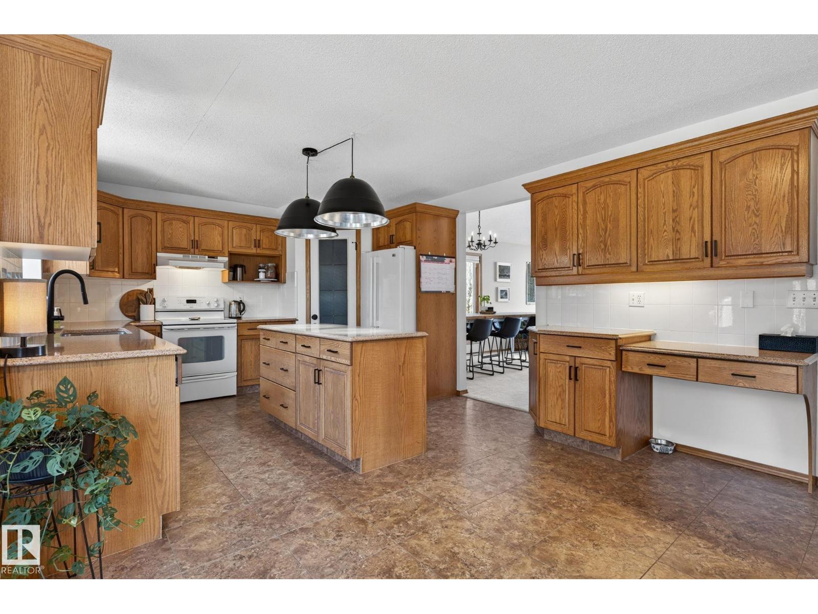 22 WESTPARK RD, Fort Saskatchewan