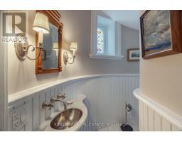 Study - 166 High Park Avenue, Toronto, ON M6P2S4 Photo 9