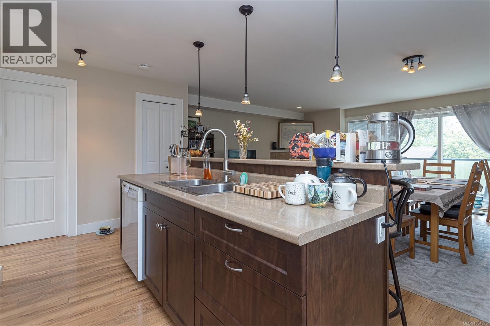 #1-5 1044 Hillside Ave - 12