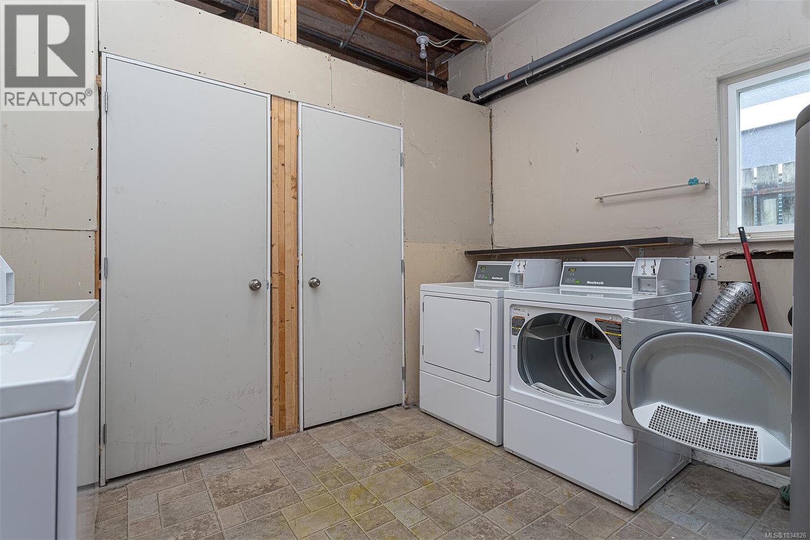 #1-5 1044 Hillside Ave - 54