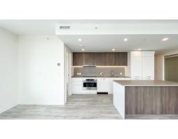 2001 13318 104 Avenue, Surrey, BC V3T0R2 Photo 11