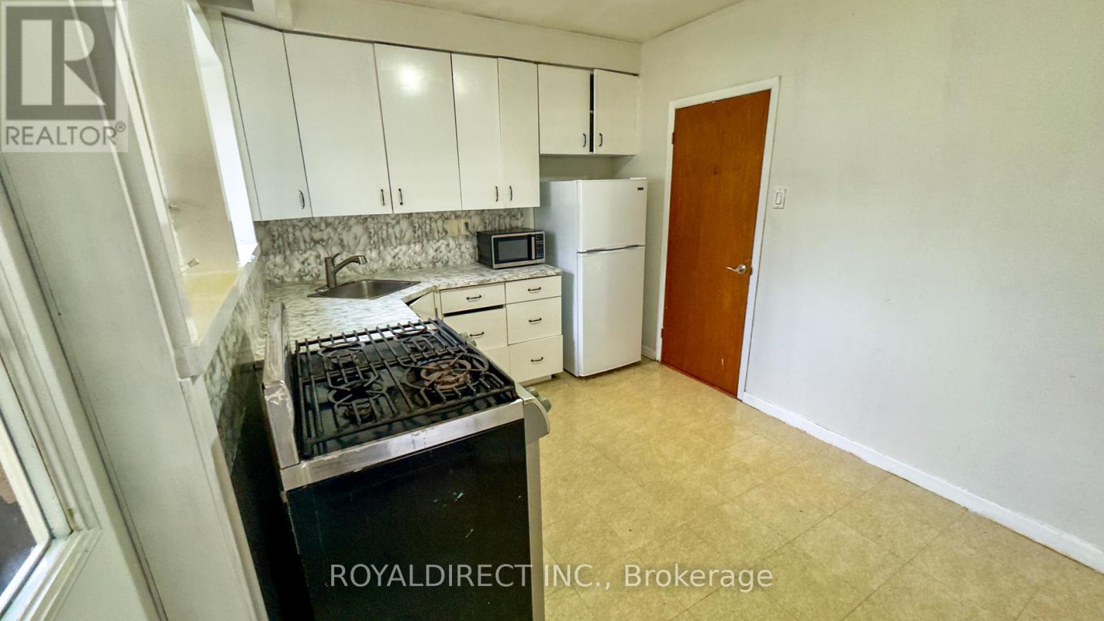 65 SHARBOT AVENUE - 11