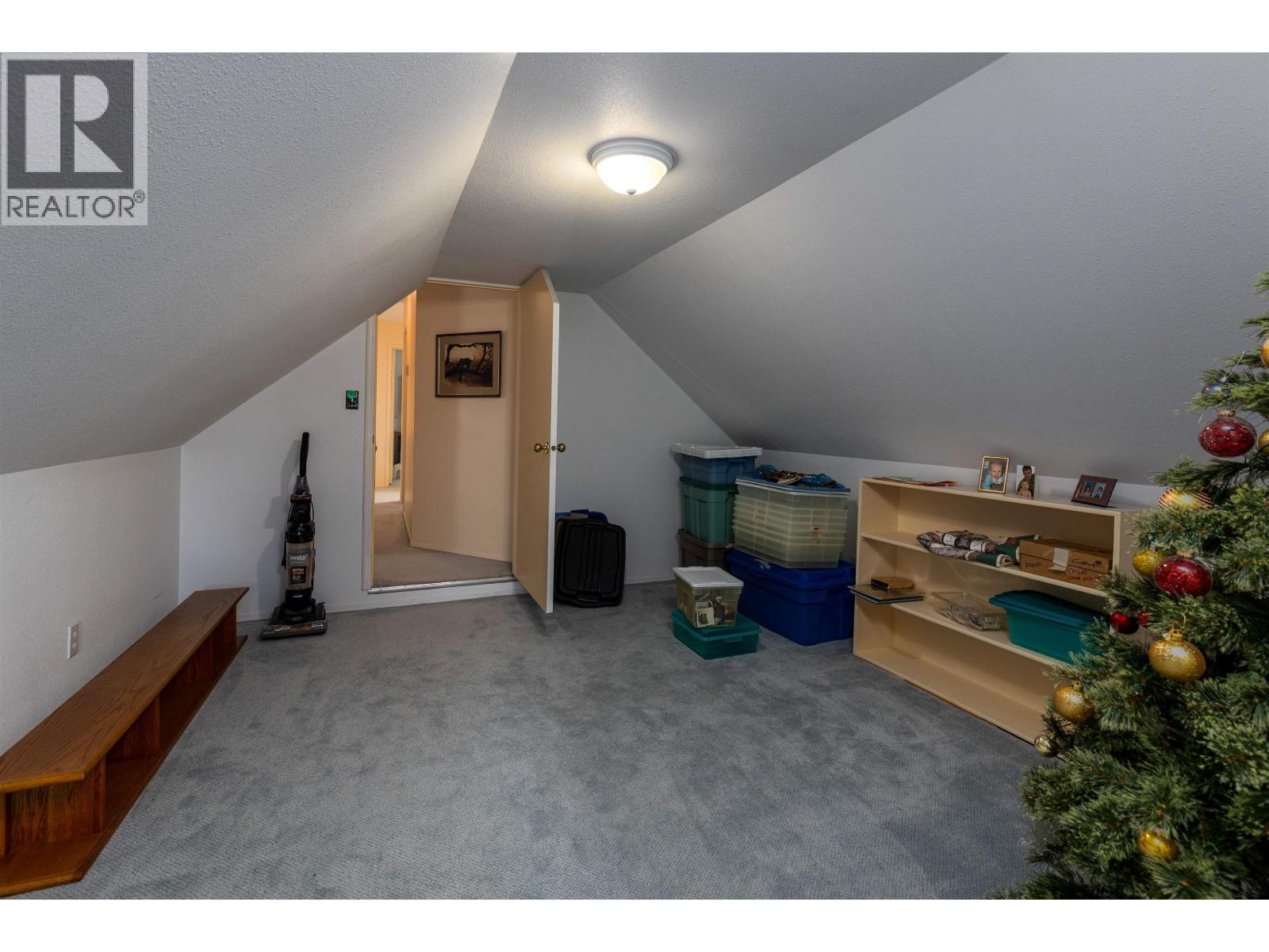 4737 SCOTT Avenue, Terrace