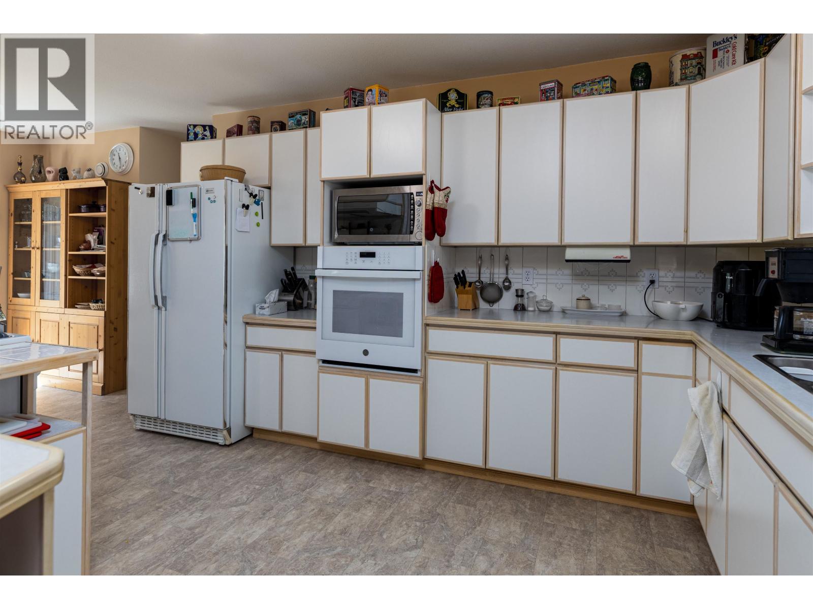4737 SCOTT Avenue, Terrace